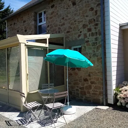 Chez Julien Villa Montviron Exterior photo